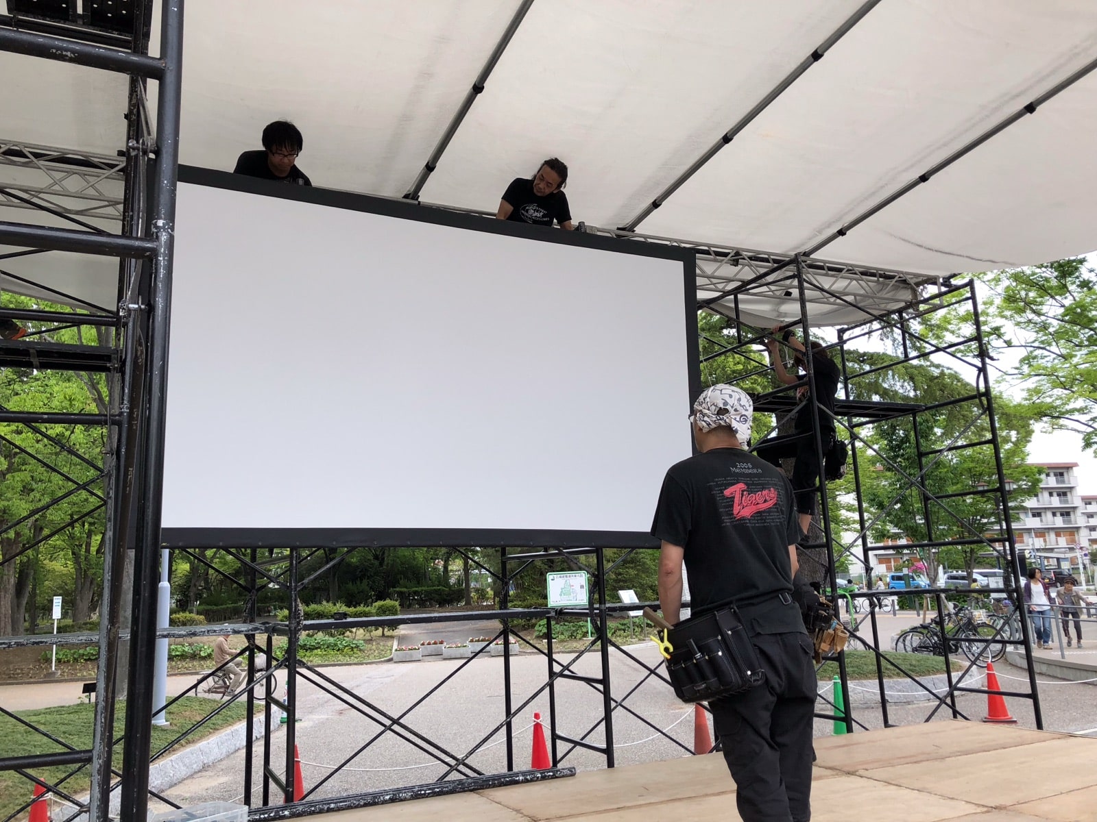 名城公園tonarino 仮設ステージに設置したスクリーン