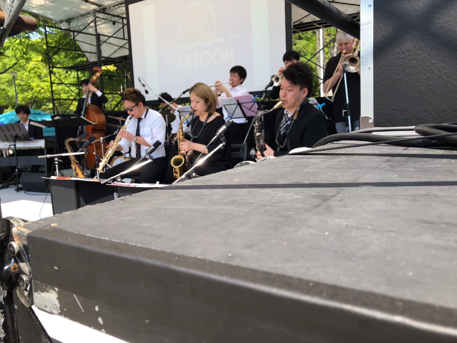 名城公園tonarino 1周年イベントのジャズバンド演奏