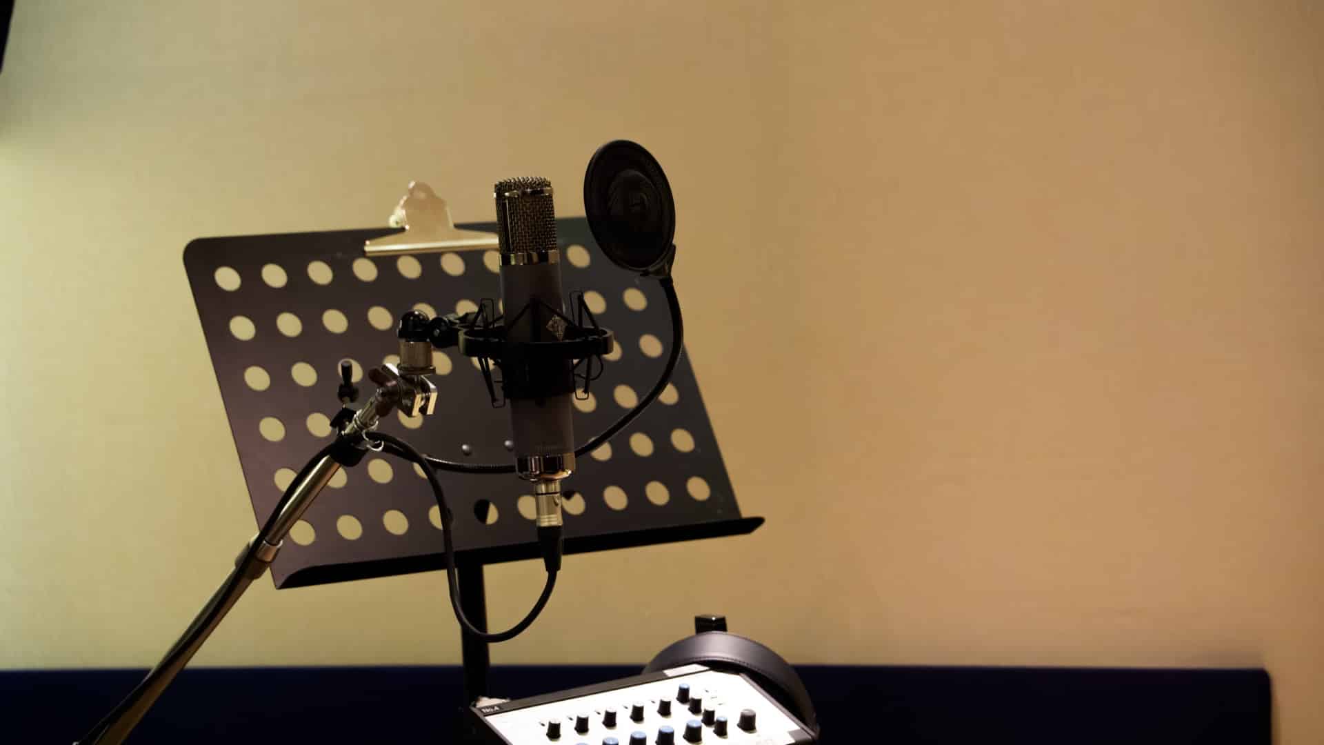 ボーカル録音に使ったTELEFUNKEN R-F-T AR-51
